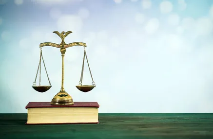 无证驾驶出了交通事故怎么判