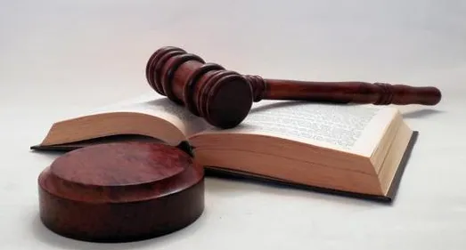 家庭暴力法律判多少年